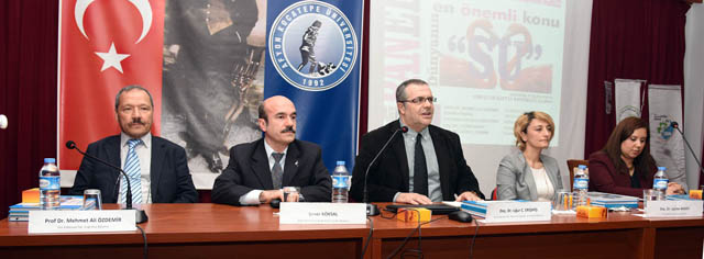 AKÜ’de su panel düzenlendi