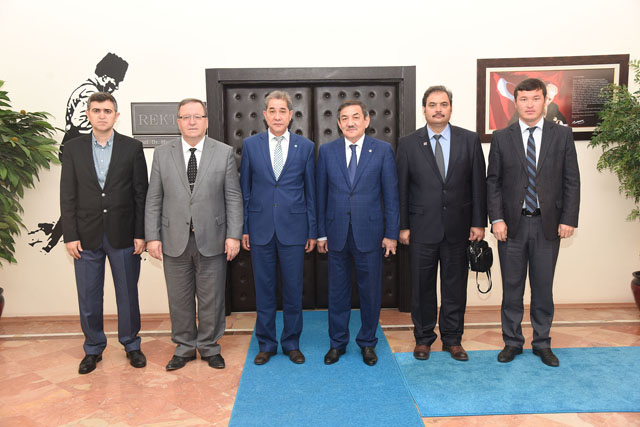 AKÜ’den Kazakistan’a fizik tedavi yardımı
