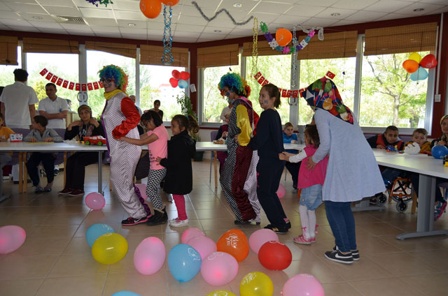AKÜ Hastanesinde Çocuk Şenliği