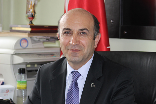 AKÜ kadro uygulamalarını ya bilmiyor ya göz ardı ediyor
