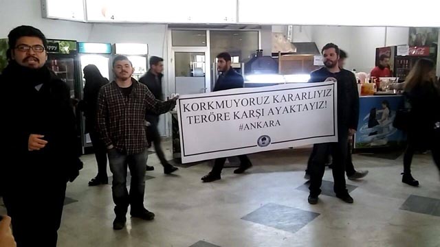 AKÜ’lü öğrenciler terör kurbanlarını andı