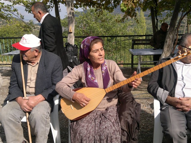 AKÜ’nün belgeselini çektiği Suna Gölpek 6. kitabına hazırlanıyor