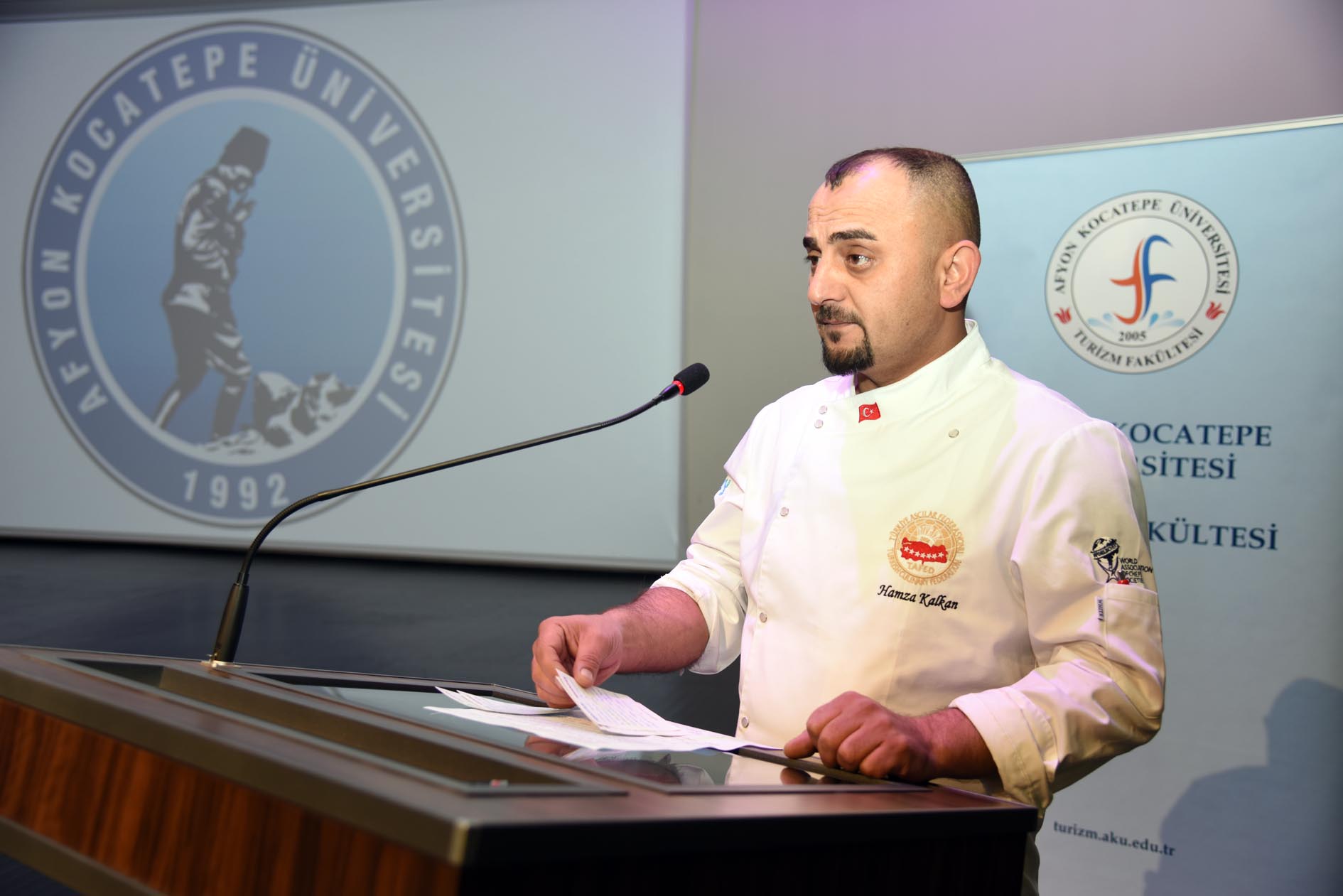 AKÜ öğrencilerine aşçılıkta kişisel gelişim konferansı