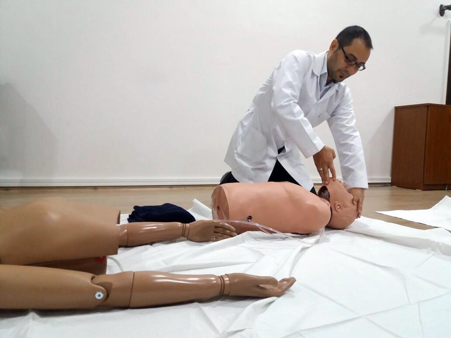 AKÜ öğrencilerine ilk ve acil yardım eğitim kursu