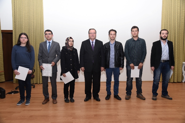 AKÜ’yü Birincilikle Kazanan Öğrencilere Başarı Belgesi