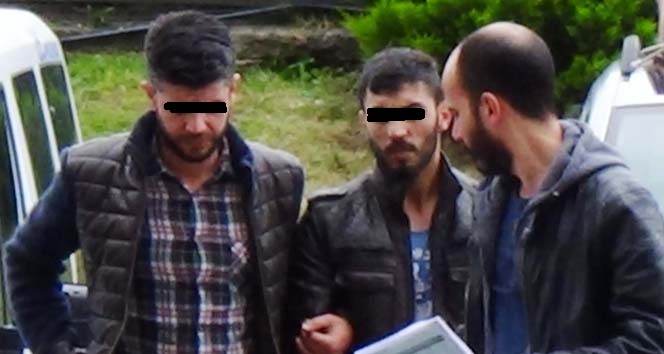 Annesini bıçaklayarak öldürdü