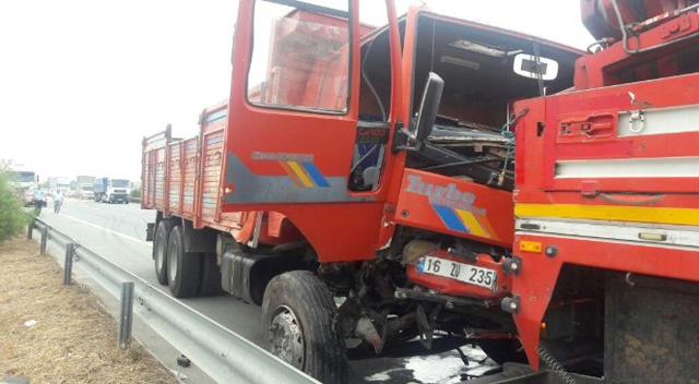 Arızalı TIR dorsesi kazaya neden oldu