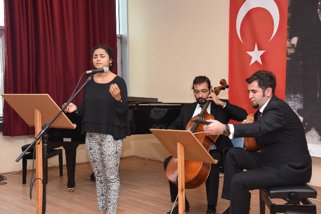 Atatürk, AKÜ’de ‘Sevdiği Şarkılarla’ anıldı