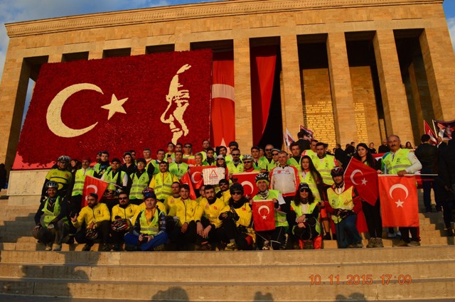 Atatürk İçin Ankara’ya 3 Gün Boyunca Pedal Çevirdiler