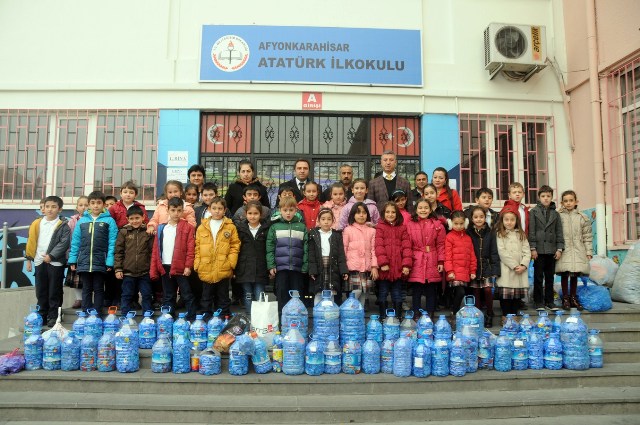 Atatürk İlkokulu'ndan mavi kapak bağışı