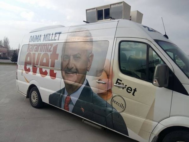 Avrupa’daki Türk seçmen sandığa ücretsiz taşınacak
