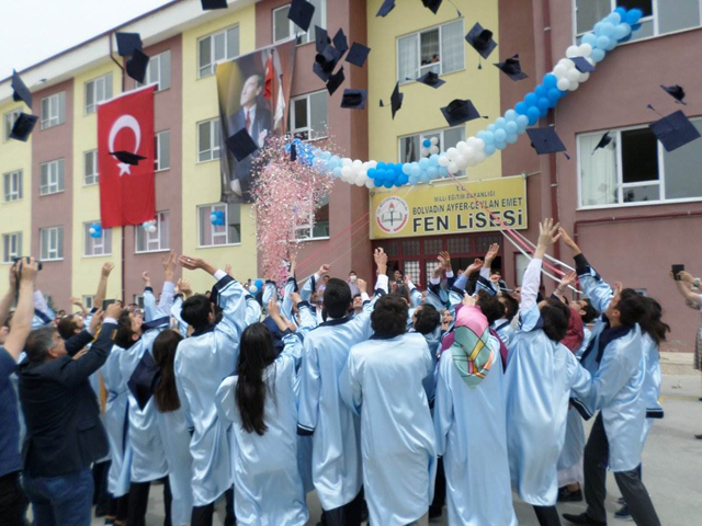 Ayfer-Ceylan Emet Fen Lisesi ilk mezunlarını verdi