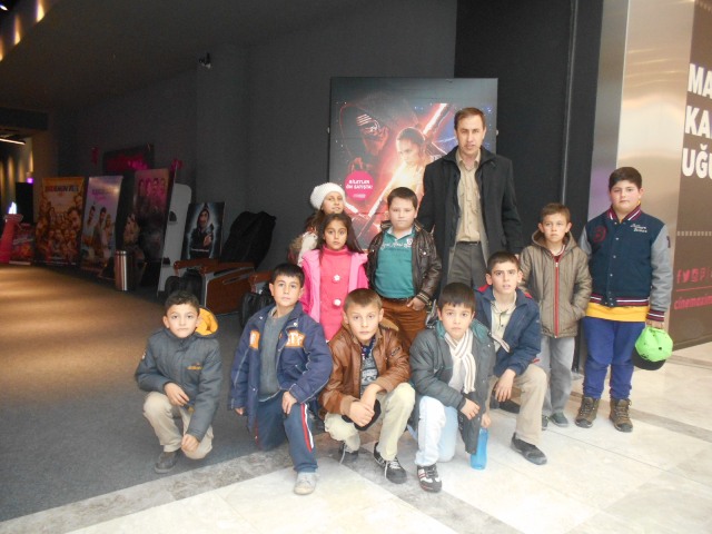 Ayşegül Arsoy’un minikleri sinema kültürünü öğrendi