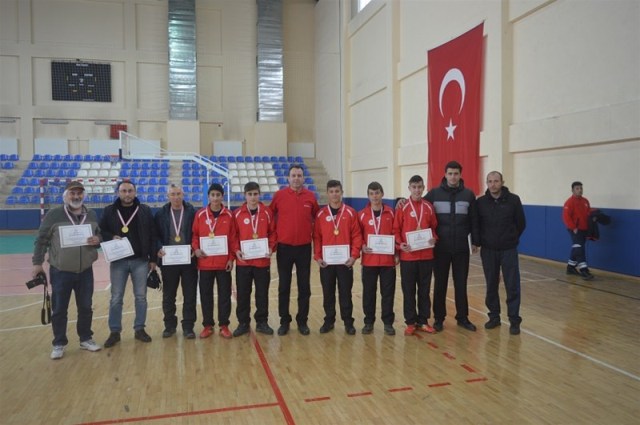 Badminton grup heyecanı müsabakaları sona erdi