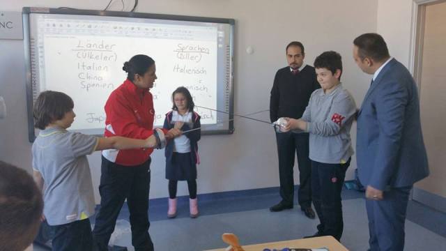 Bahçeşehir kolejinde eskrim sporu yaygınlaşacak