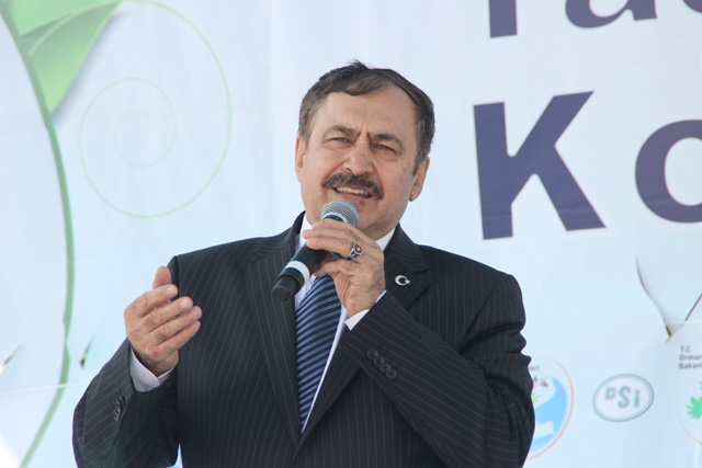 Bakan Eroğlu CHP'li belediyelere yüklendi