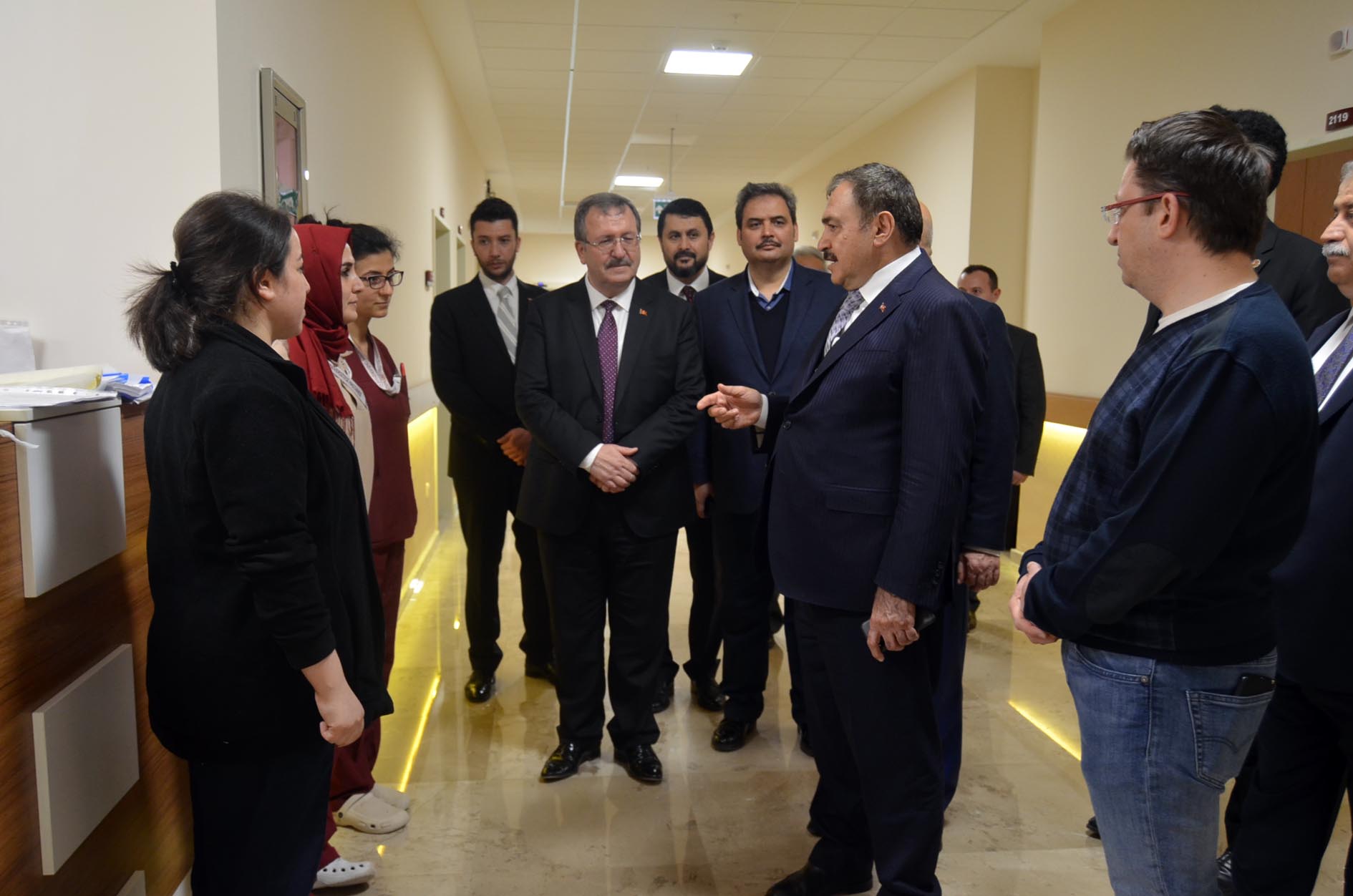 Bakan Eroğlu’dan Akü Hastanesine Övgü