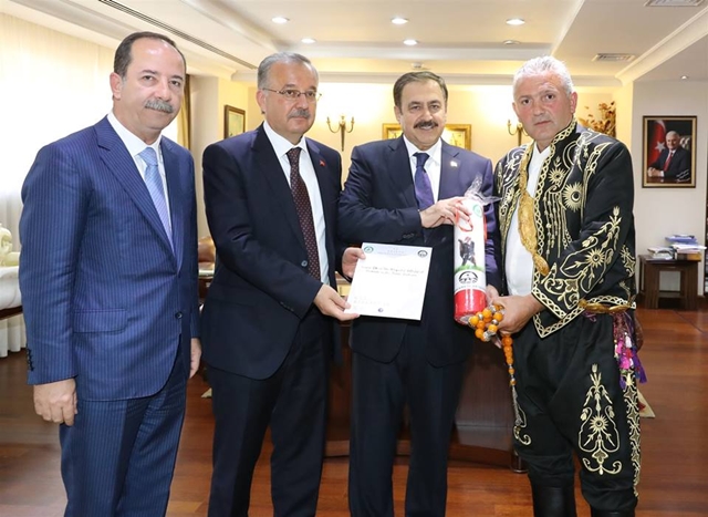 BAKAN EROĞLU'NA KIRKPINAR DAVETİ