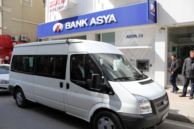 Bank Asya'ya operasyon: 9 gözaltı