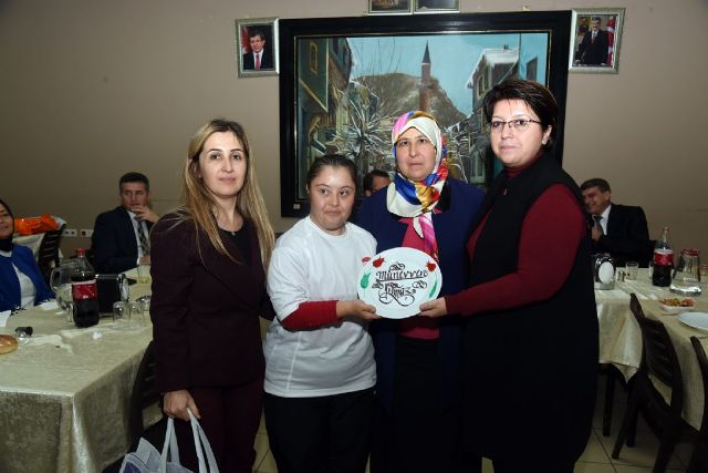 Başarılı sporcular ödüllendirildi