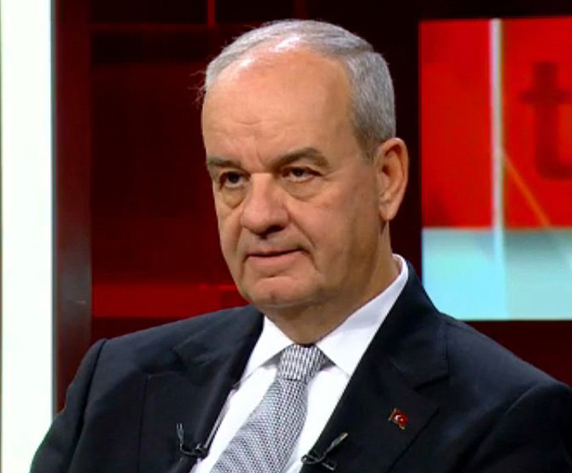 Başbuğ, kitap imza gününde KKTC’nin geleceğini konuştu