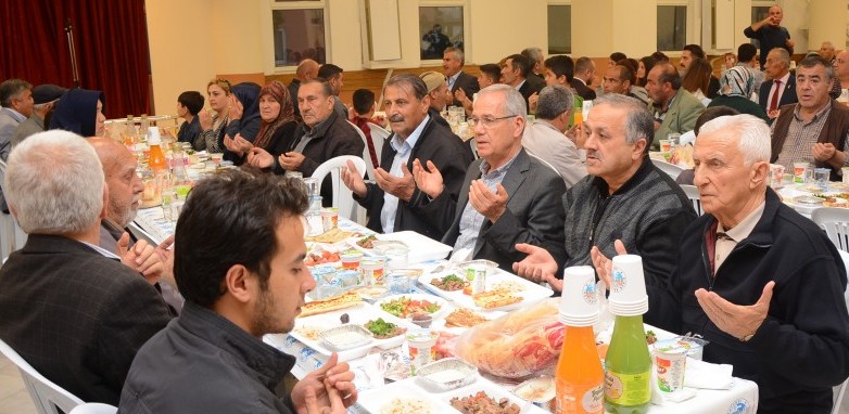 Başkan Acar'dan Muhtarlara iftar
