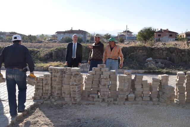 Başkan Bozkurt, Parke Çalışmalarını İnceledi