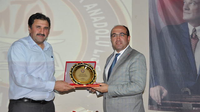 Başkan Çöl, Şiir Gecesi'ne katıldı