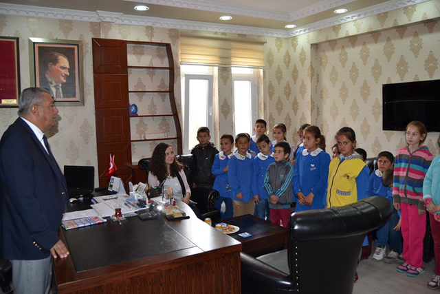 Başkan Özer, öğrencileri ağırladı
