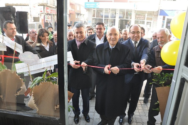 Başkan Yaşar Memleketi Sandıklı'da Restaurant Açtı