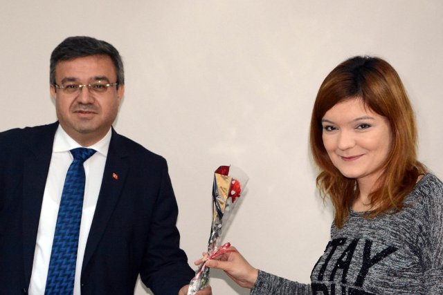 Başkan Yurdunuseven "Bayan Gazetecileri" Unutmadı