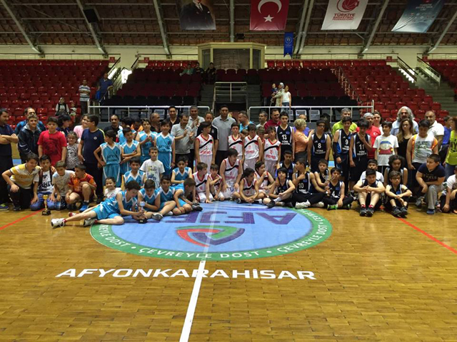 Basketbolda Minikler’de Telekom şampiyon oldu