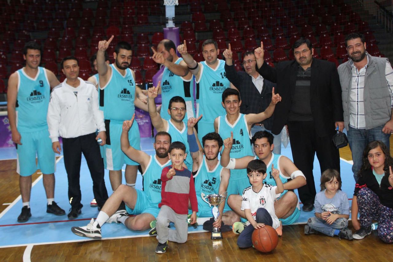 Basketbolda öğretmenevi şampiyon