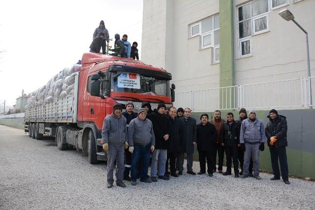 Bayırbucak'a Bir Tır Yardım Malzemesi Daha Gönderildi