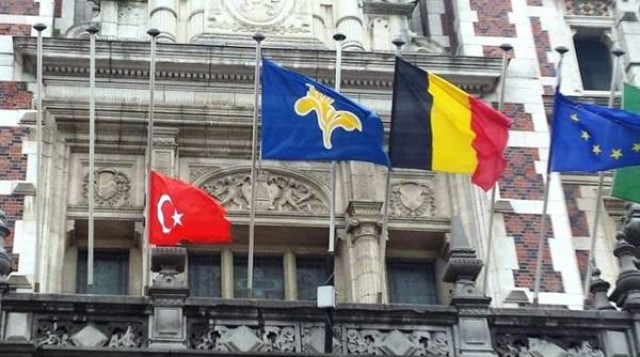 Belçika’da bayraklar yarıya indirildi