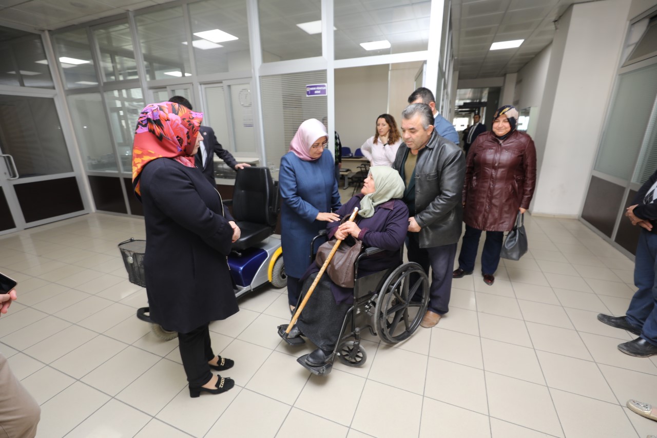Belediye Engelli Bireylerin Yüzünü Güldürmeye Devam Ediyor