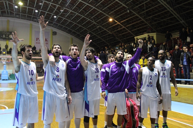 Belediye kendine geldi 78-76