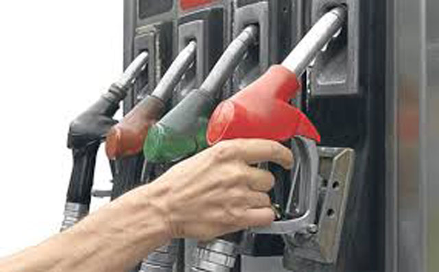 Benzine zam geldi