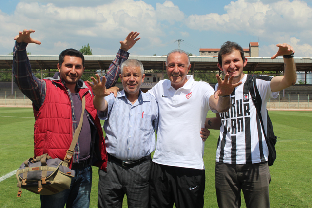 Beşiktaş’ın efsane ile kartal pençesi yaptılar