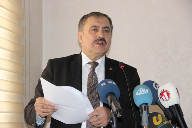 ‘Biz yapıyoruz terör örgütü yıkıp yakıyor’