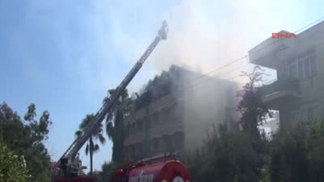 Bodrum'da otel odası alev alev yandı
