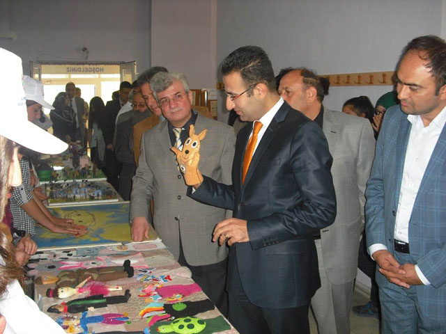 Bolvadin’de TUBİTAK 4006 Bilim ve Teknoloji Fuarı açıldı