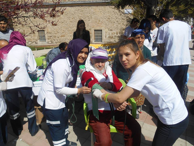 Bolvadin SML öğrencileri sağlık taraması yaptı