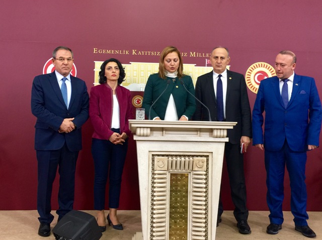 ‘Bu yasa tasarısı aile birliğini tehdit ediyor’