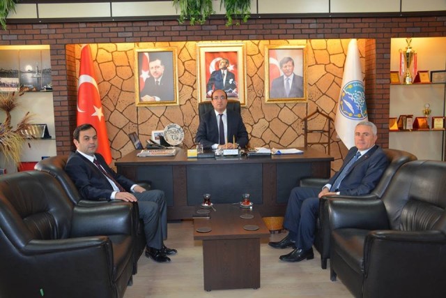 Bucak Belediye Başkanı Mutlu, Başkan Çöl’ü ziyaret etti