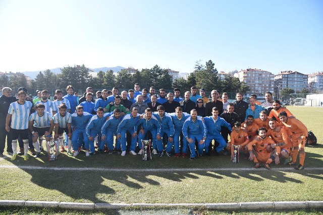 Bursa Uludağ Üniversitesi Futbolda birinci