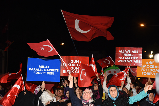 Büyük bir kumpasla karşı karşıyayız!