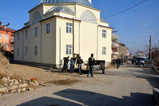 Çay’da çevre düzenlemeleri sürüyor