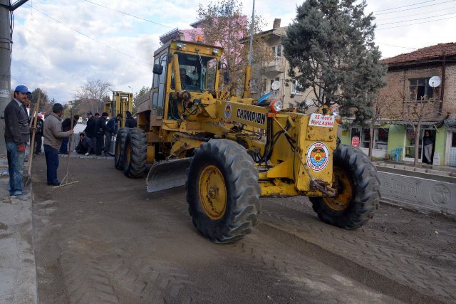 Çay’da Şehit Cengiz Karataş Caddesi yenileniyor