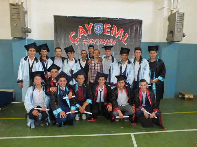 Çay EML’de yarışmalı mezuniyet coşkusu